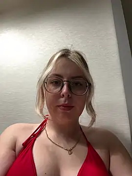 Livewithlucy online show from January 28, 2025, 1:38 pm