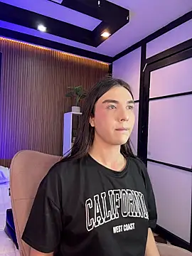 saracaball  online show from March 15, 2026, 9:32 pm