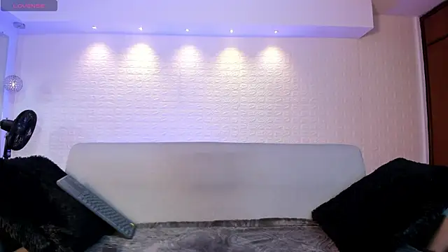 violet scott online show from January 12, 2025, 11:39 am