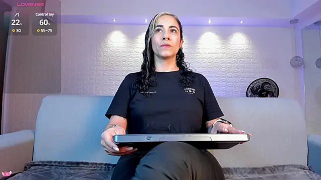 violet scott online show from January 27, 2025, 10:49 am