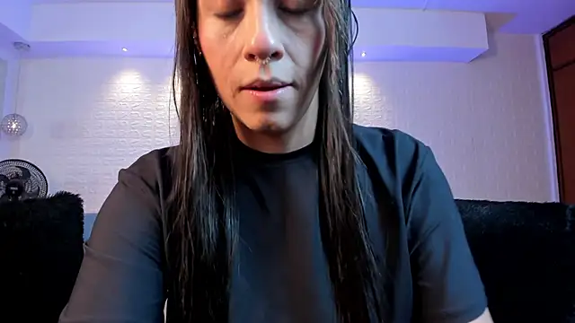 violet scott online show from September 18, 2025, 10:50 am