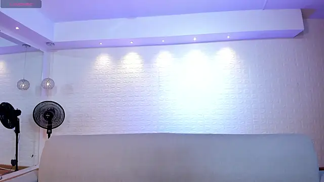 violet scott online show from December 23, 2025, 10:35 am