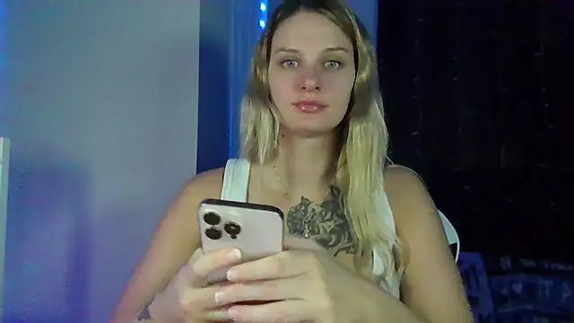 Snapshot of BonnieBazz chatting on July 7, 2026, 1:59 pm BonnieBazz online show from July 7, 2026, 1:59 pm