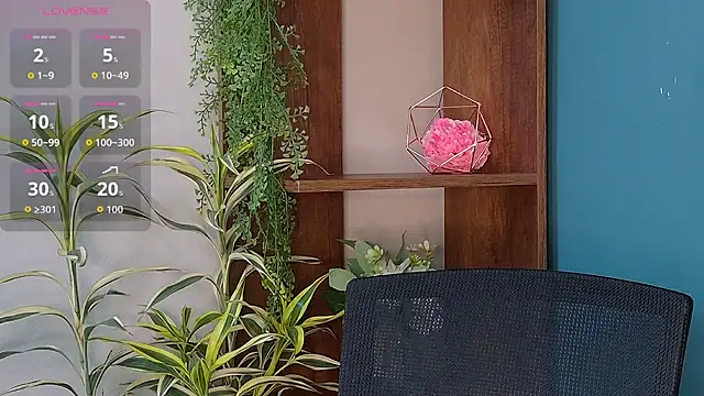 Nahomi King online show from January 7, 2026, 1:13 pm