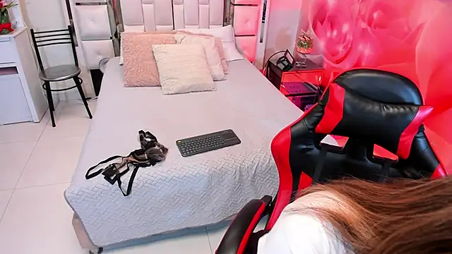 Yelena mutiz online show from November 17, 2025, 1:39 pm