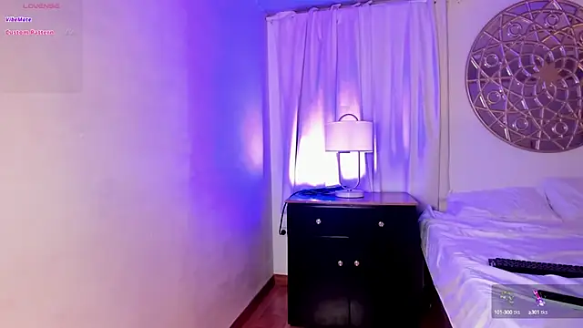 Chloee Evans1 online show from September 17, 2025, 6:42 pm