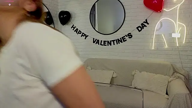 Snapshot of Wendy_D0ll chatting on February 14, 2026, 9:33 pm Wendy D0ll online show from February 14, 2026, 9:33 pm