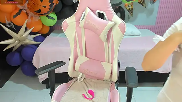 Yuli 16 online show from October 28, 2025, 11:03 am