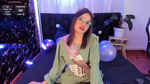 Elecktra sweet online show from March 18, 2025, 7:53 pm