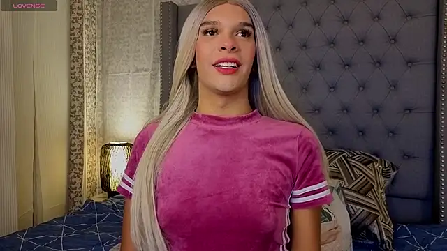 Shantal Joness online show from November 5, 2025, 10:43 pm