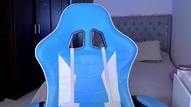 Violet Rost online show from December 5, 2025, 3:20 pm