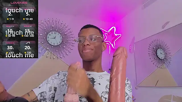 Tiffany Valentine15 online show from November 10, 2025, 6:51 pm