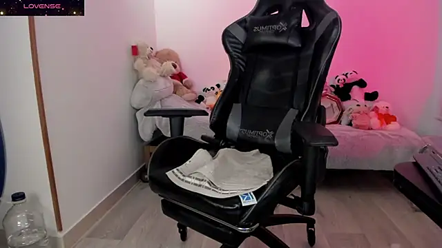 Snapshot of Biancastrongg chatting on February 20, 2026, 6:26 am Biancastrongg online show from February 20, 2026, 6:26 am