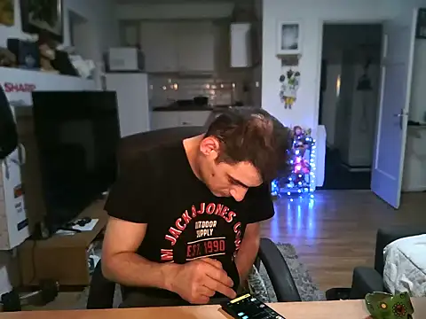 mihaimichael online show from November 29, 2025, 2:58 am