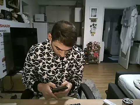 mihaimichael online show from December 2, 2025, 3:40 pm