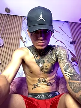 Herem369 online show from November 8, 2025, 3:29 am