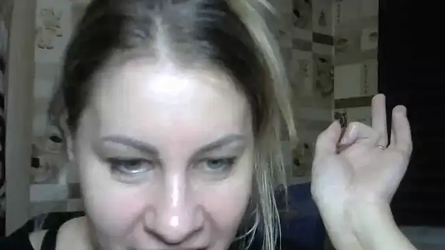 TherestlessKitty online show from October 7, 2025, 11:57 pm