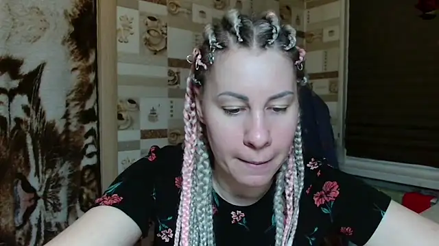 Snapshot of TherestlessKitty chatting on April 27, 2026, 10:19 pm TherestlessKitty online show from April 27, 2026, 10:19 pm