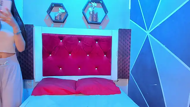 Karoll014 online show from October 10, 2025, 12:04 pm