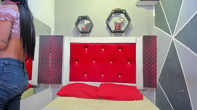 Karoll014 online show from November 25, 2025, 12:16 pm