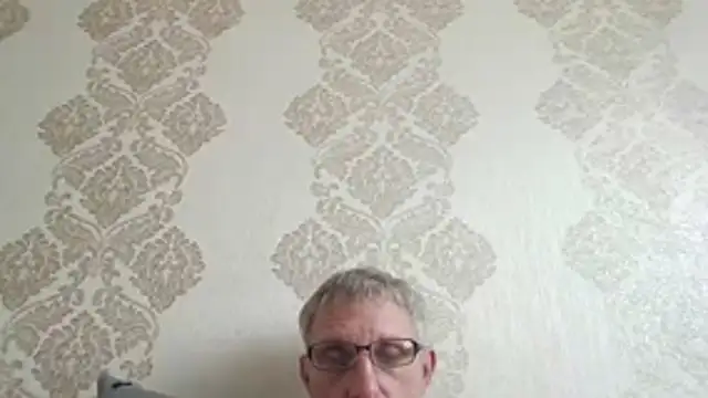 Snapshot of BobbyXRoyal chatting on July 4, 2026, 2:23 pm BobbyXRoyal online show from July 4, 2026, 2:23 pm