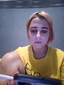 Snapshot of Gussie_Bridie chatting on December 7, 2024, 1:07 pm Gussie Bridie online show from December 7, 2024, 1:07 pm