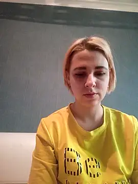 Snapshot of Gussie_Bridie chatting on December 8, 2024, 9:24 am Gussie Bridie online show from December 8, 2024, 9:24 am