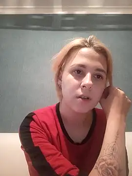 Snapshot of Gussie_Bridie chatting on December 11, 2024, 4:53 pm Gussie Bridie online show from December 11, 2024, 4:53 pm