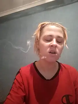 Snapshot of Gussie_Bridie chatting on December 13, 2024, 1:55 pm Gussie Bridie online show from December 13, 2024, 1:55 pm