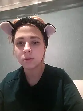 Snapshot of Gussie_Bridie chatting on December 19, 2024, 1:51 pm Gussie Bridie online show from December 19, 2024, 1:51 pm