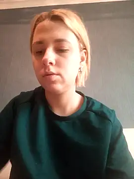 Snapshot of Gussie_Bridie chatting on December 27, 2024, 9:39 am Gussie Bridie online show from December 27, 2024, 9:39 am