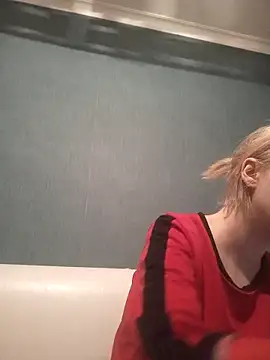 Snapshot of Gussie_Bridie chatting on January 4, 2025, 3:28 pm Gussie Bridie online show from January 4, 2025, 3:28 pm