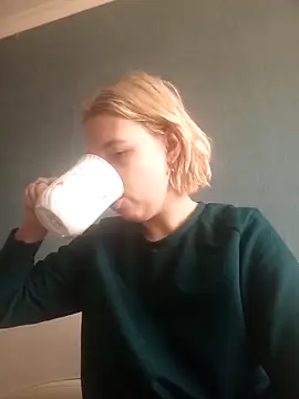 Snapshot of Gussie_Bridie chatting on January 18, 2025, 9:02 am Gussie Bridie online show from January 18, 2025, 9:02 am