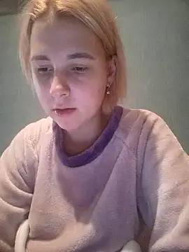 Snapshot of Gussie_Bridie chatting on January 22, 2025, 2:35 pm Gussie Bridie online show from January 22, 2025, 2:35 pm