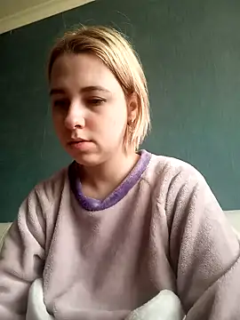 Snapshot of Gussie_Bridie chatting on February 3, 2025, 8:02 am Gussie Bridie online show from February 3, 2025, 8:02 am