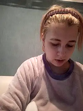 Snapshot of Gussie_Bridie chatting on February 4, 2025, 2:21 pm Gussie Bridie online show from February 4, 2025, 2:21 pm