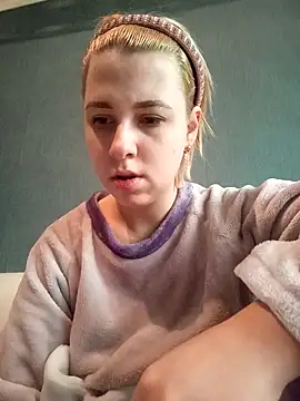 Snapshot of Gussie_Bridie chatting on February 5, 2025, 7:39 am Gussie Bridie online show from February 5, 2025, 7:39 am