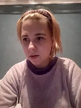 Snapshot of Gussie_Bridie chatting on February 5, 2025, 2:59 pm Gussie Bridie online show from February 5, 2025, 2:59 pm