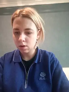 Snapshot of Gussie_Bridie chatting on February 9, 2025, 5:40 am Gussie Bridie online show from February 9, 2025, 5:40 am