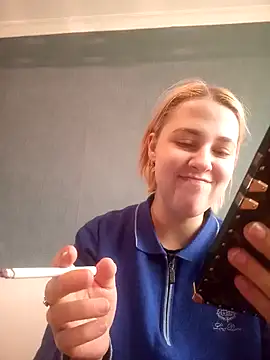 Snapshot of Gussie_Bridie chatting on February 11, 2025, 6:51 am Gussie Bridie online show from February 11, 2025, 6:51 am