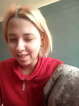 Snapshot of Gussie_Bridie chatting on February 12, 2025, 8:27 am Gussie Bridie online show from February 12, 2025, 8:27 am