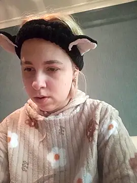 Snapshot of Gussie_Bridie chatting on February 14, 2025, 7:17 am Gussie Bridie online show from February 14, 2025, 7:17 am