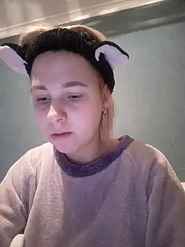 Snapshot of Gussie_Bridie chatting on February 23, 2025, 3:29 pm Gussie Bridie online show from February 23, 2025, 3:29 pm