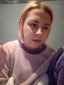 Snapshot of Gussie_Bridie chatting on February 27, 2025, 3:05 pm Gussie Bridie online show from February 27, 2025, 3:05 pm