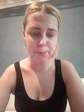 Snapshot of Gussie_Bridie chatting on February 28, 2025, 2:09 pm Gussie Bridie online show from February 28, 2025, 2:09 pm