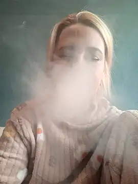 Snapshot of Gussie_Bridie chatting on March 3, 2025, 9:44 am Gussie Bridie online show from March 3, 2025, 9:44 am