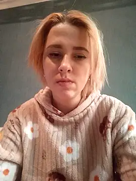 Snapshot of Gussie_Bridie chatting on March 3, 2025, 2:15 pm Gussie Bridie online show from March 3, 2025, 2:15 pm