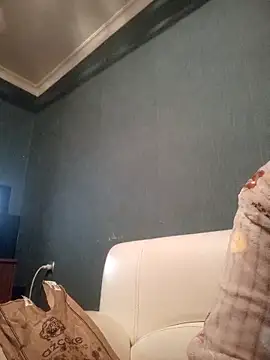 Snapshot of Gussie_Bridie chatting on March 4, 2025, 2:53 pm Gussie Bridie online show from March 4, 2025, 2:53 pm