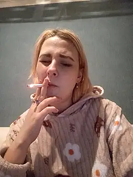 Snapshot of Gussie_Bridie chatting on March 5, 2025, 3:07 pm Gussie Bridie online show from March 5, 2025, 3:07 pm