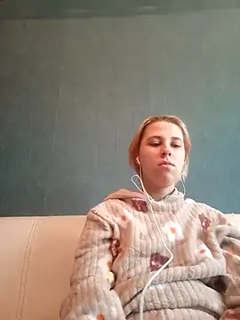 Snapshot of Gussie_Bridie chatting on March 8, 2025, 3:02 pm Gussie Bridie online show from March 8, 2025, 3:02 pm